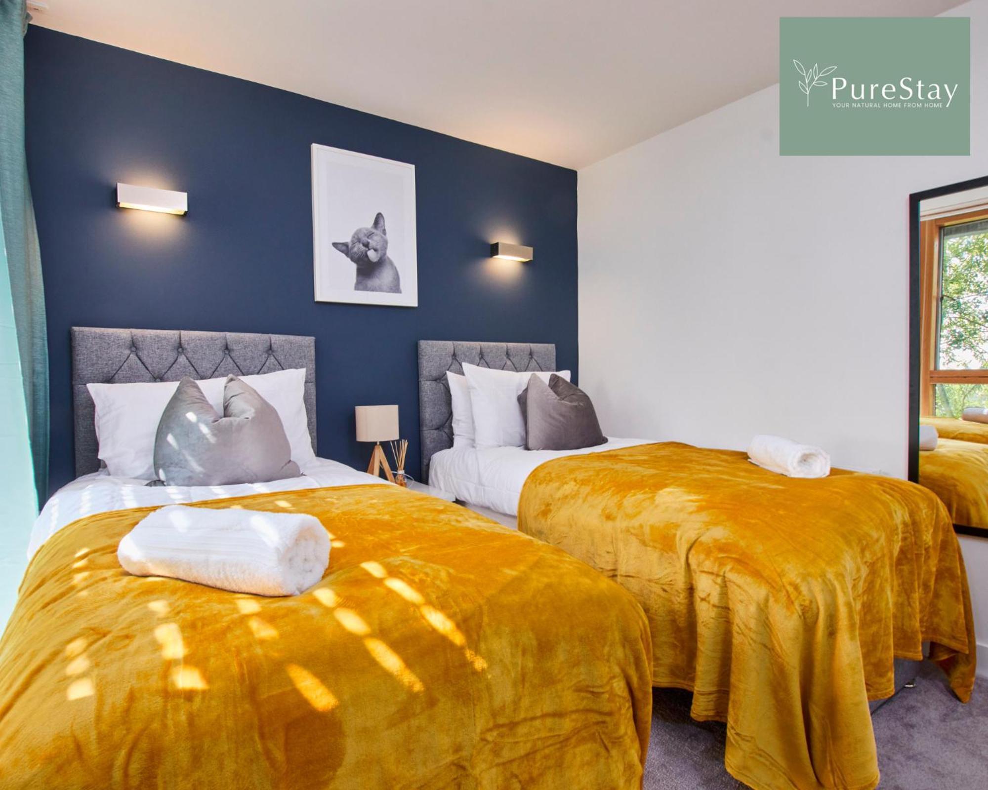 Beautiful Four Bed House By Purestay Short Lets & Serviced Accommodation Coventry With Parking 외부 사진