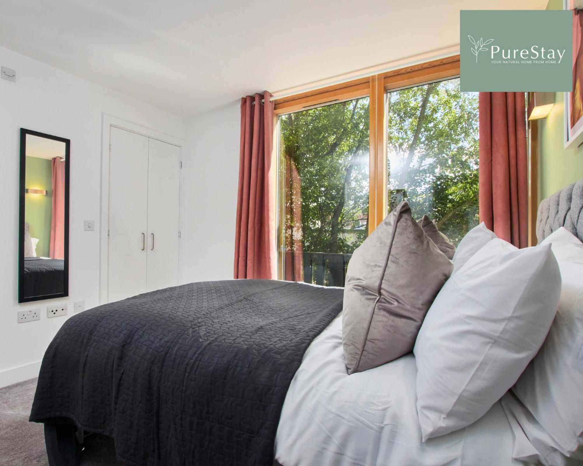 Beautiful Four Bed House By Purestay Short Lets & Serviced Accommodation Coventry With Parking 외부 사진
