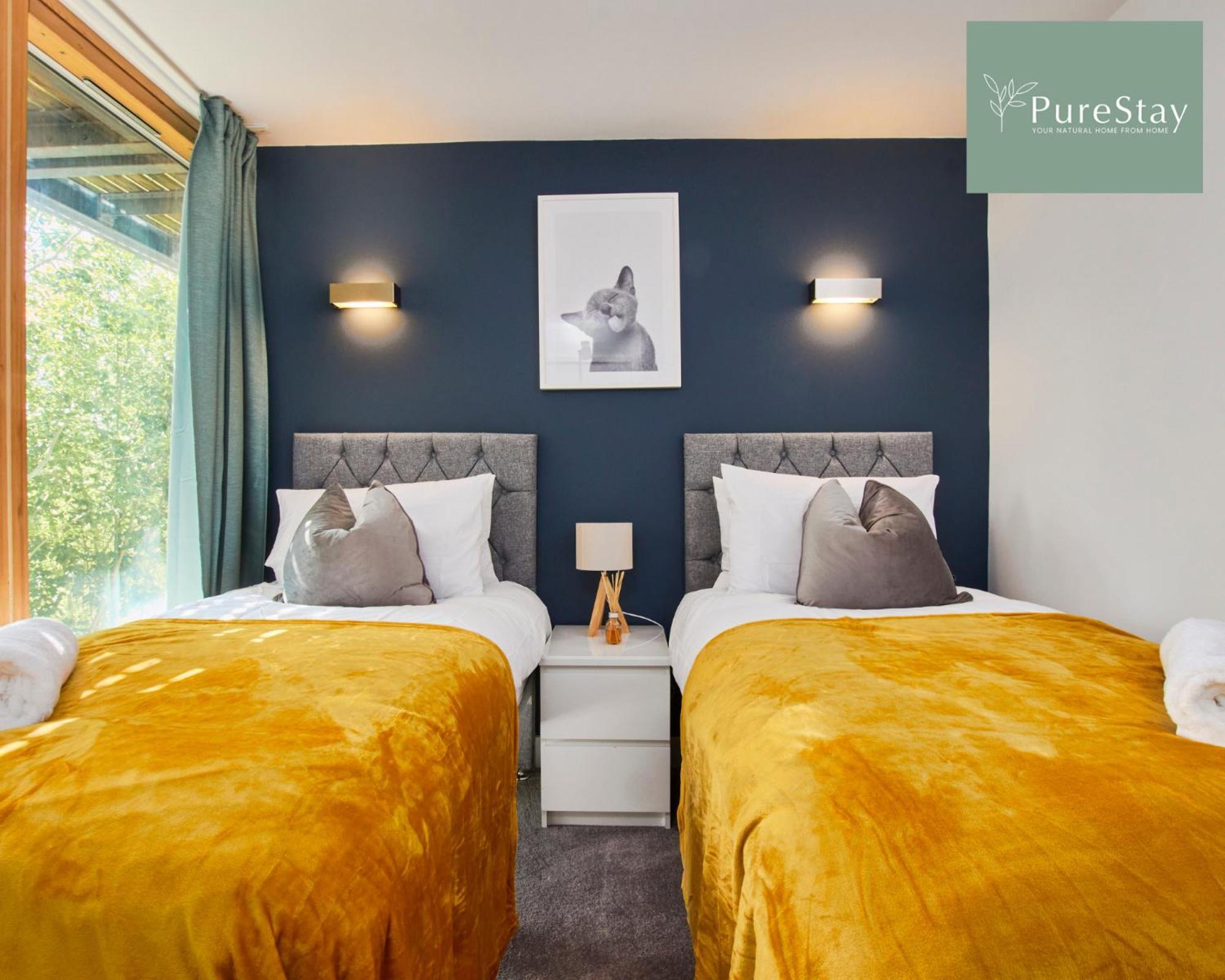 Beautiful Four Bed House By Purestay Short Lets & Serviced Accommodation Coventry With Parking 외부 사진