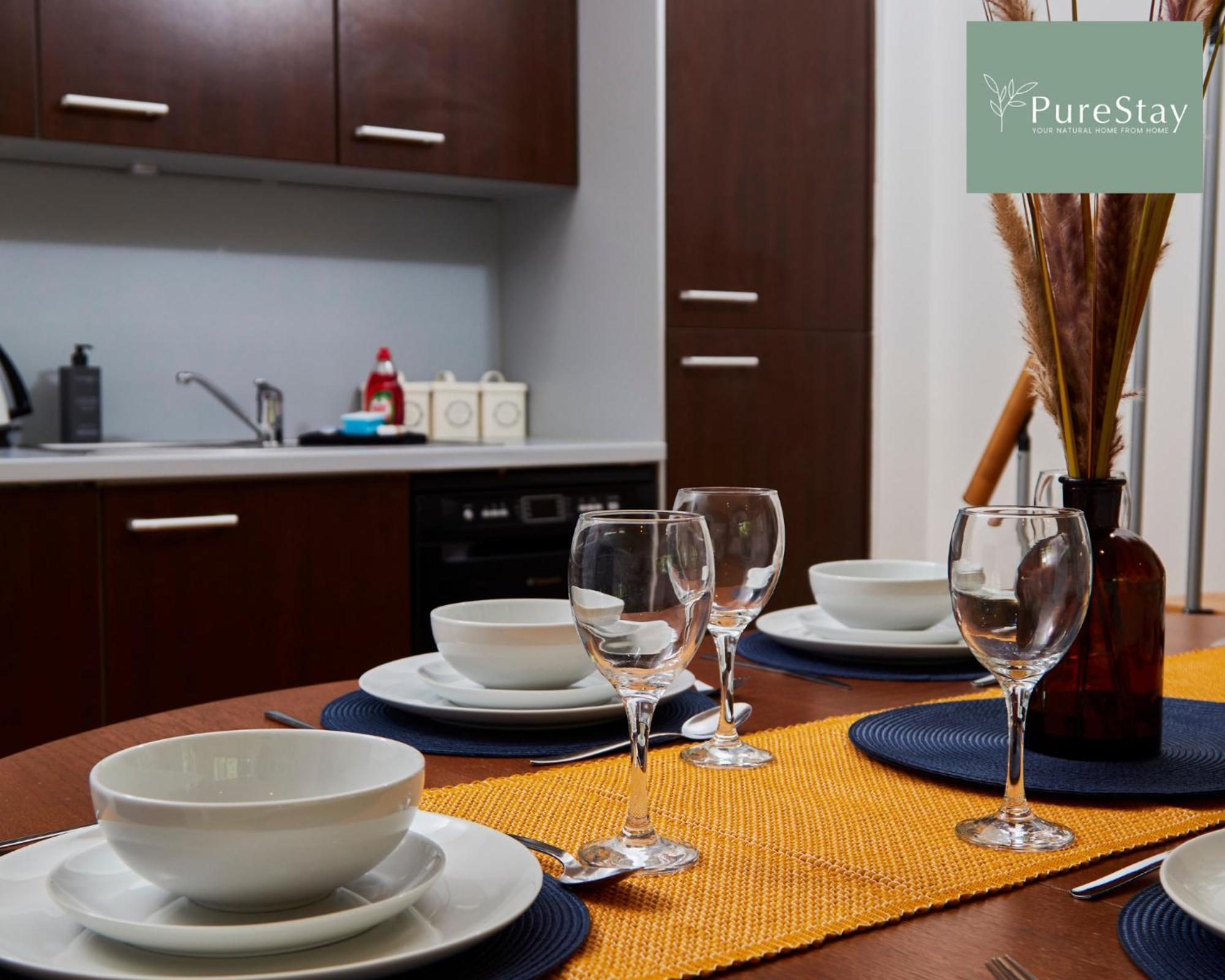 Beautiful Four Bed House By Purestay Short Lets & Serviced Accommodation Coventry With Parking 외부 사진