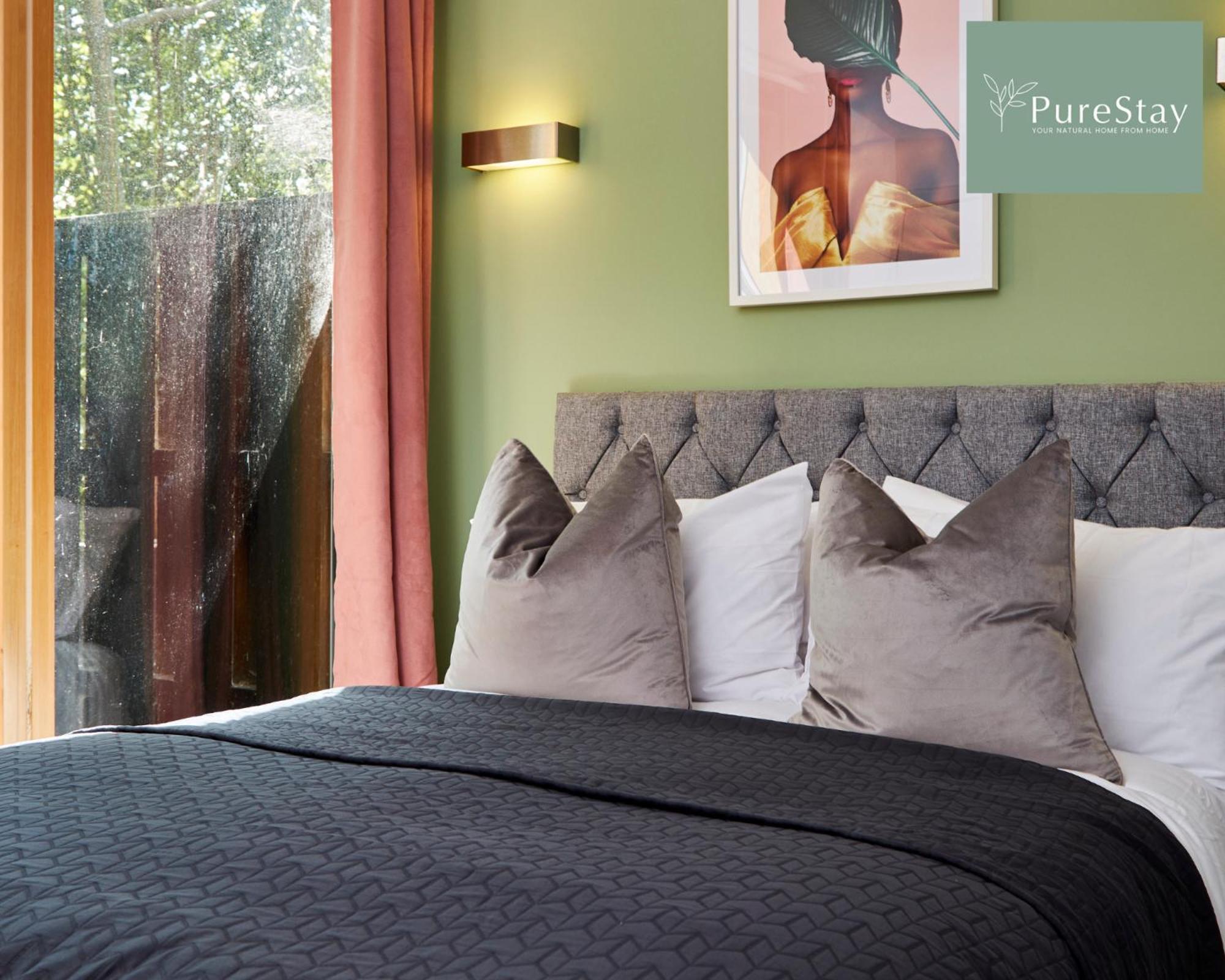 Beautiful Four Bed House By Purestay Short Lets & Serviced Accommodation Coventry With Parking 외부 사진