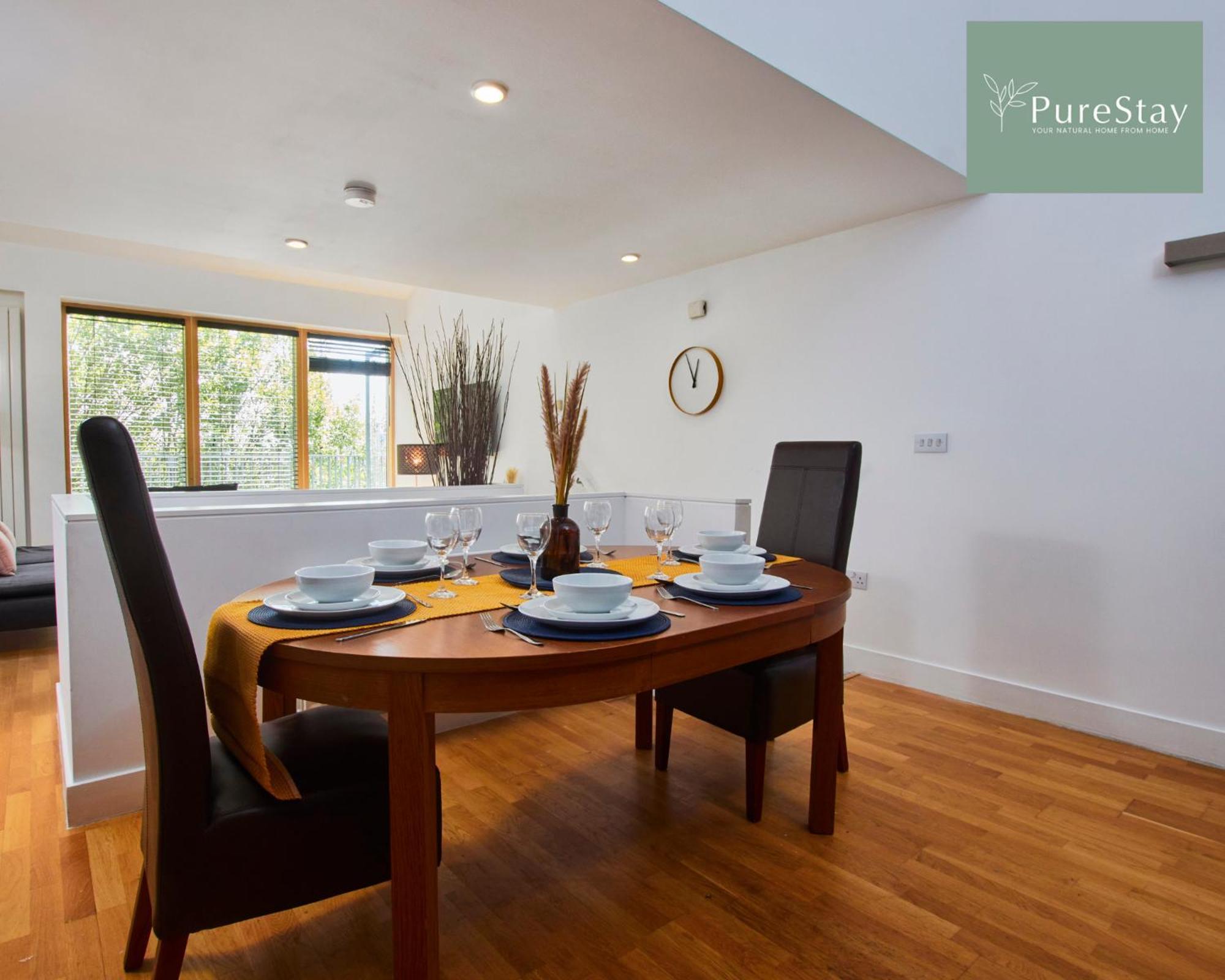 Beautiful Four Bed House By Purestay Short Lets & Serviced Accommodation Coventry With Parking 외부 사진