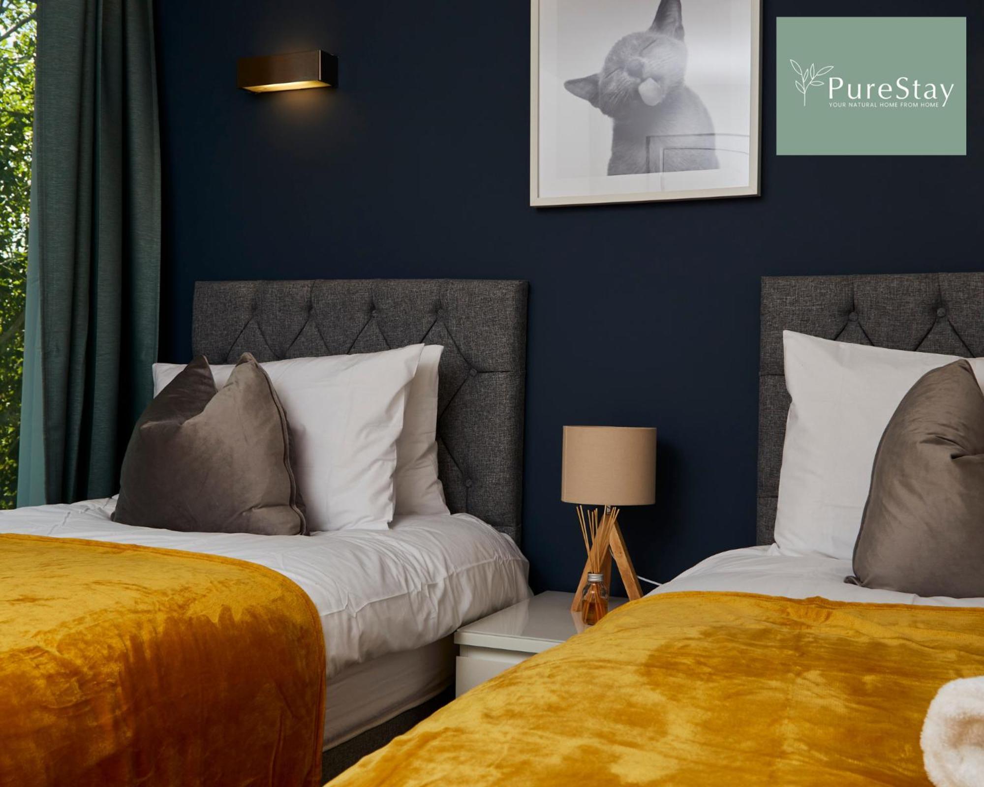 Beautiful Four Bed House By Purestay Short Lets & Serviced Accommodation Coventry With Parking 외부 사진