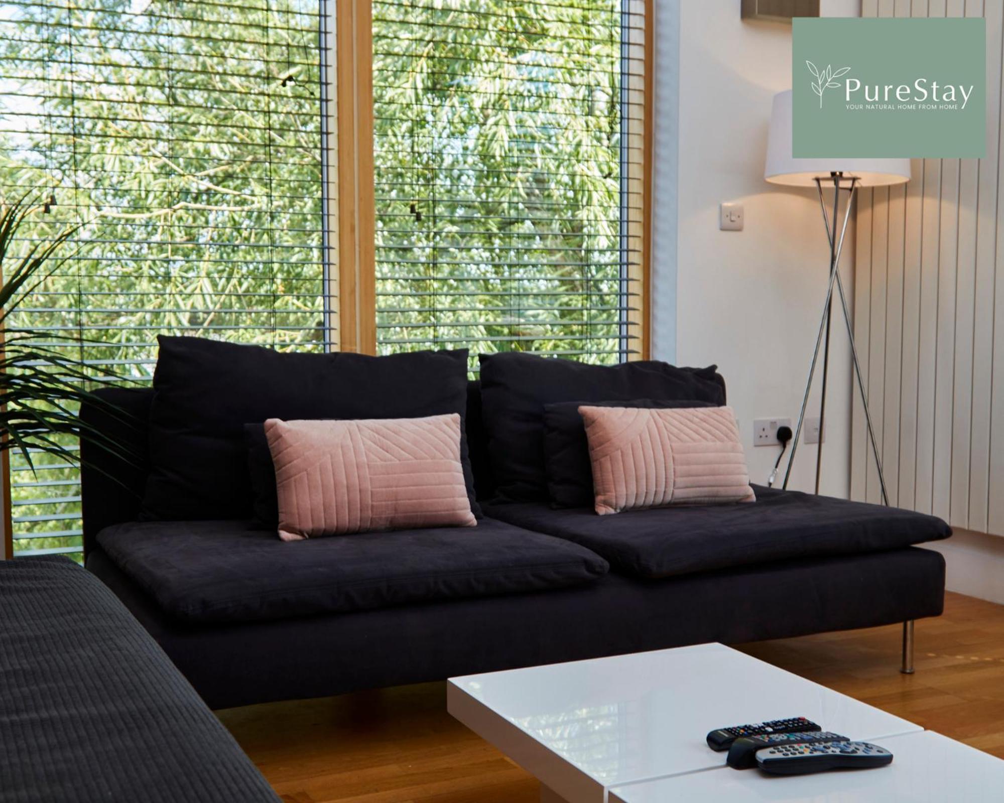 Beautiful Four Bed House By Purestay Short Lets & Serviced Accommodation Coventry With Parking 외부 사진