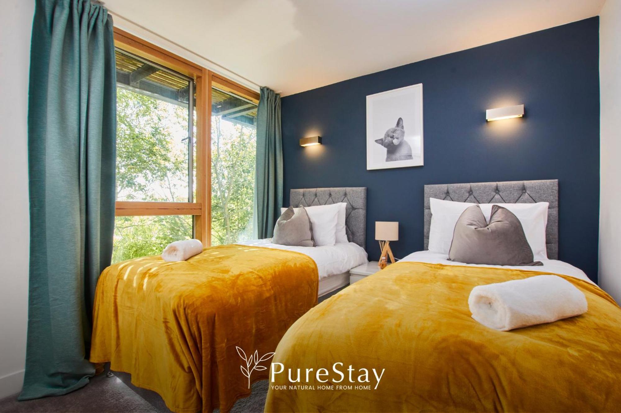 Beautiful Four Bed House By Purestay Short Lets & Serviced Accommodation Coventry With Parking 외부 사진