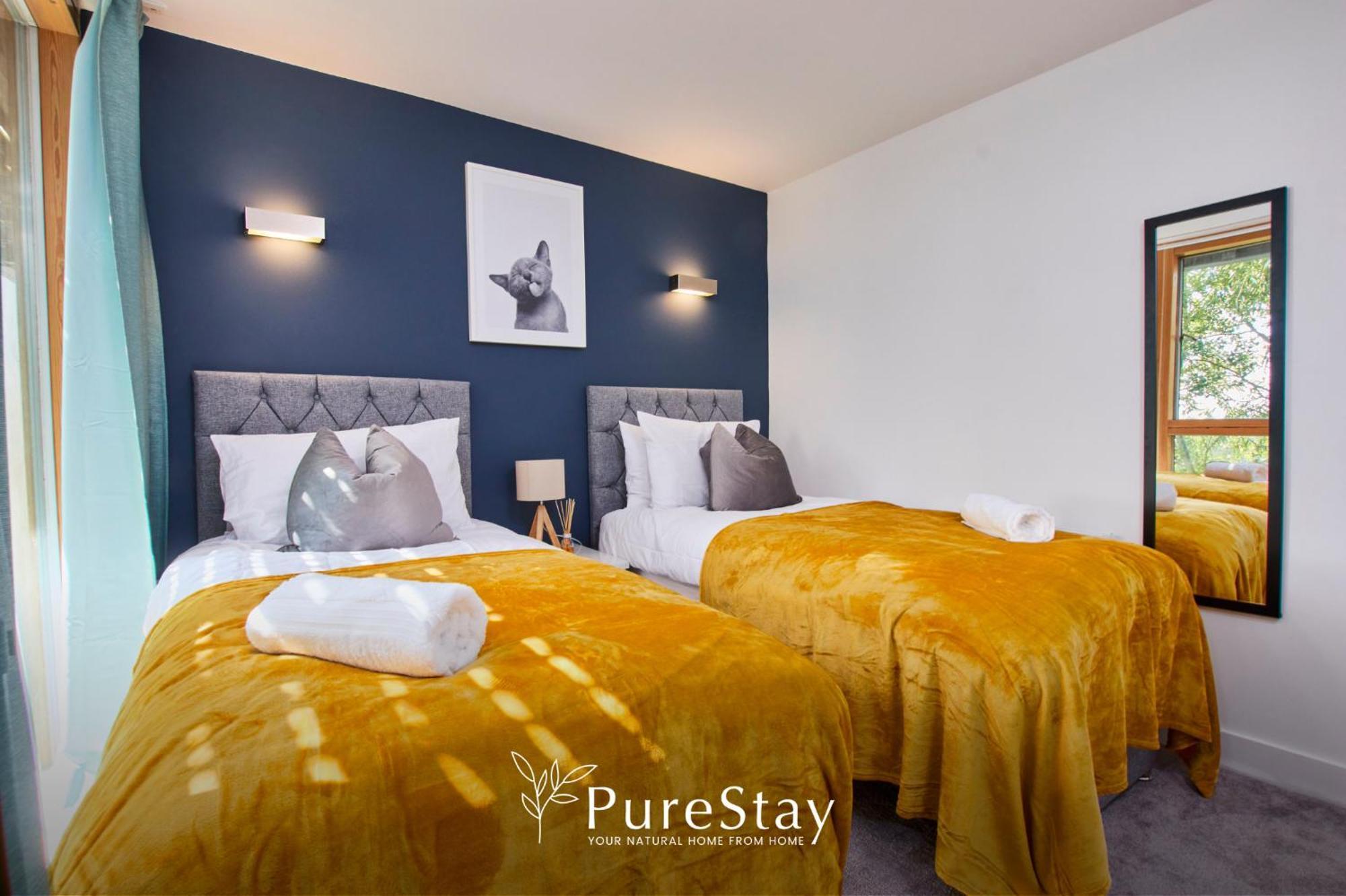 Beautiful Four Bed House By Purestay Short Lets & Serviced Accommodation Coventry With Parking 외부 사진
